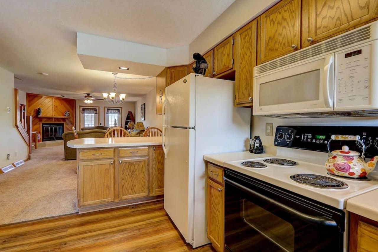 Brown Family Condo For Families Golf Trips And Girls Getaways Висконсин Делс Экстерьер фото