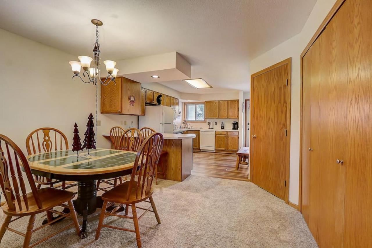 Brown Family Condo For Families Golf Trips And Girls Getaways Висконсин Делс Экстерьер фото